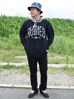 大人ロックなスタイリングにも!