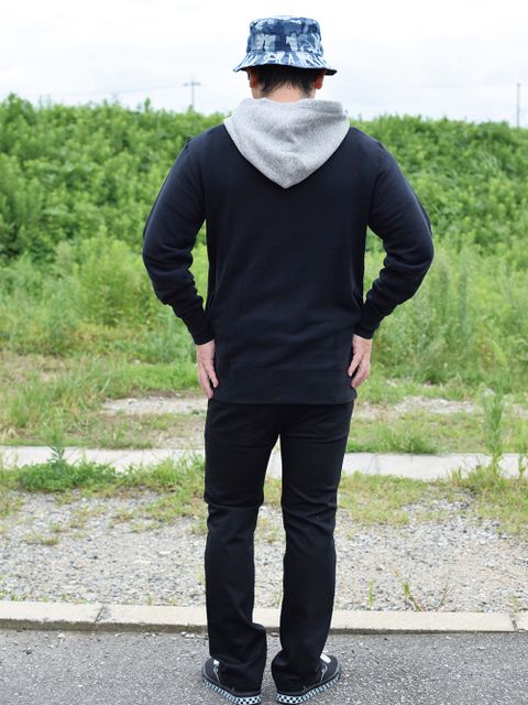 大人ロックなスタイリングにも!