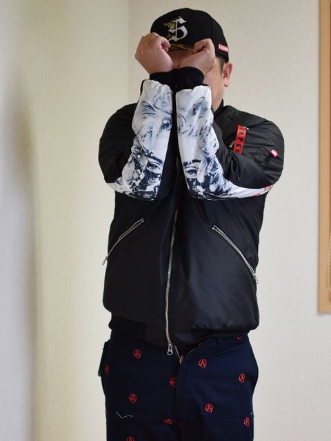 腕を合わせると・・
