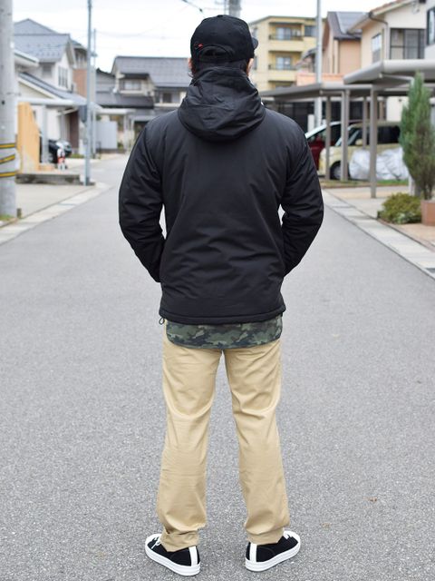 3シーズン活躍する万能アウター!