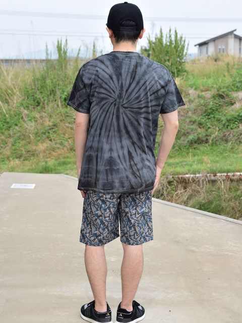 ダークに!