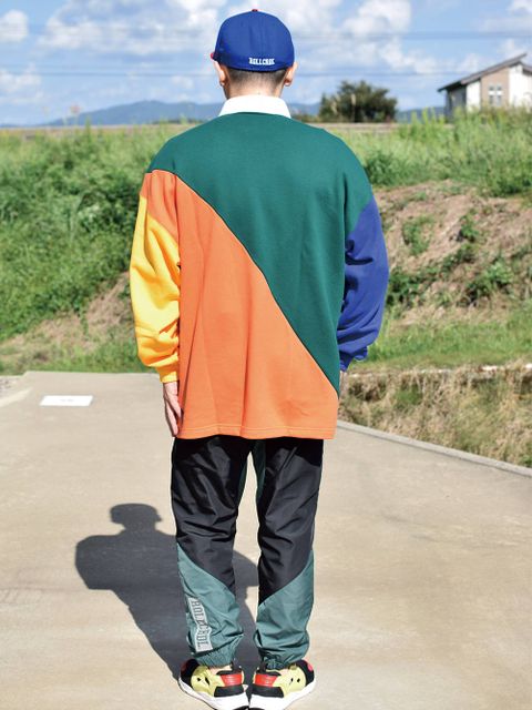 シャツというよりスウェット?