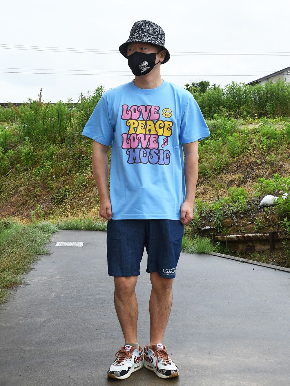 love peace and music ss tee