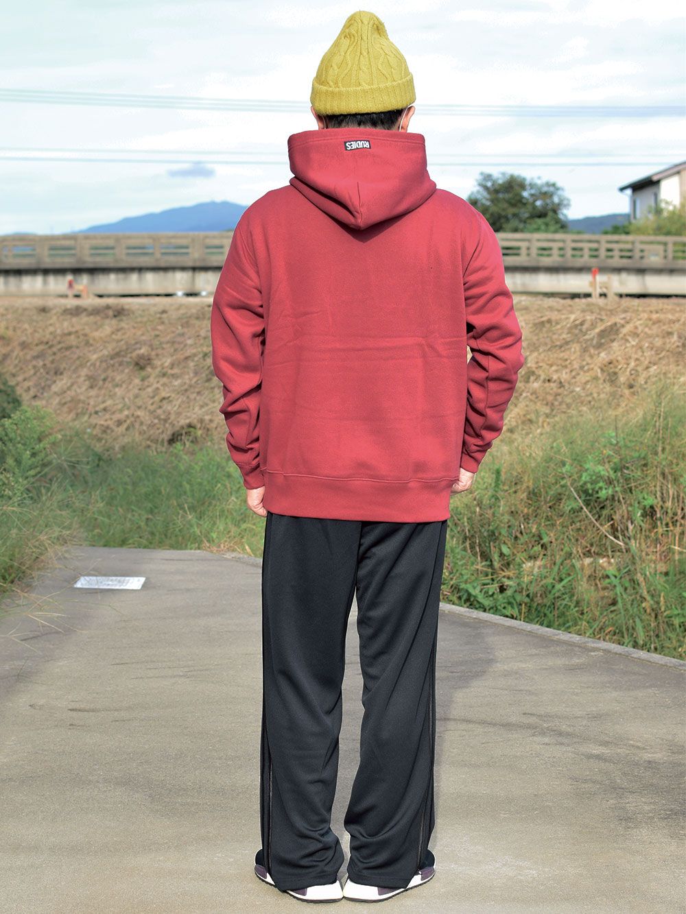 SLICK HOOD-SWEAT