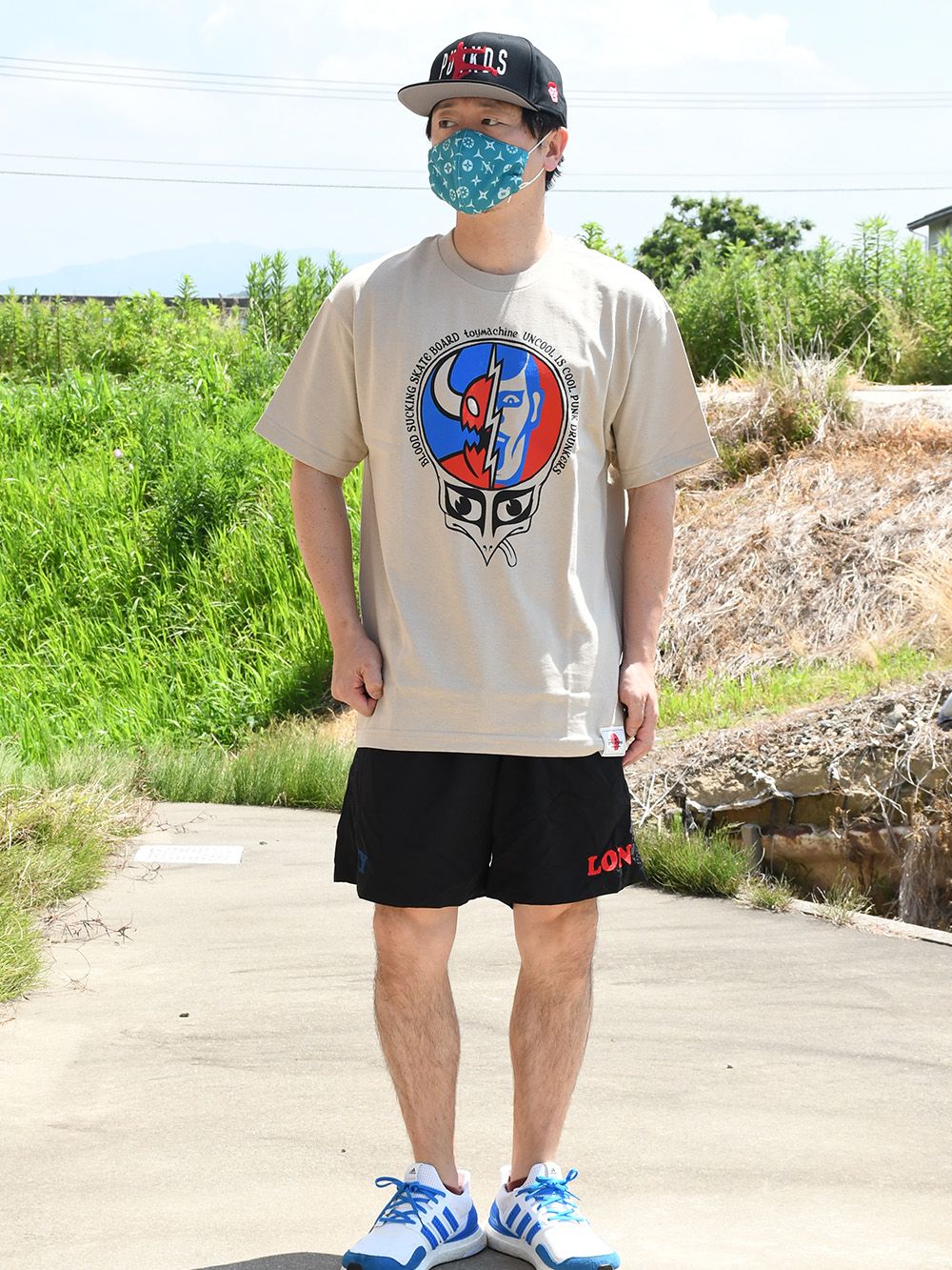 AITSU AND TOYMONSTER IN TURTLE HEAD S/S TEE