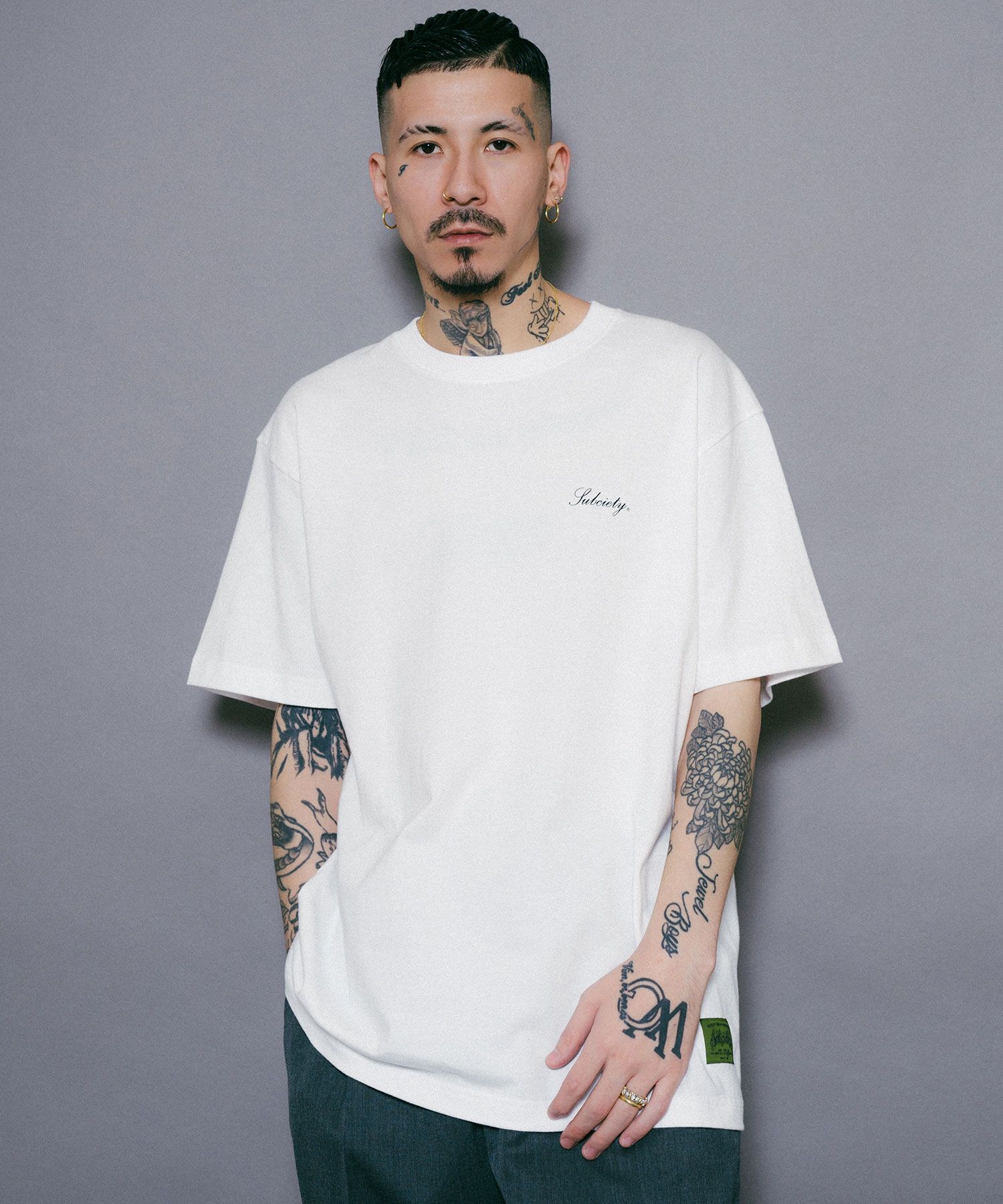FLOWER PRAYING HANDS-TEE