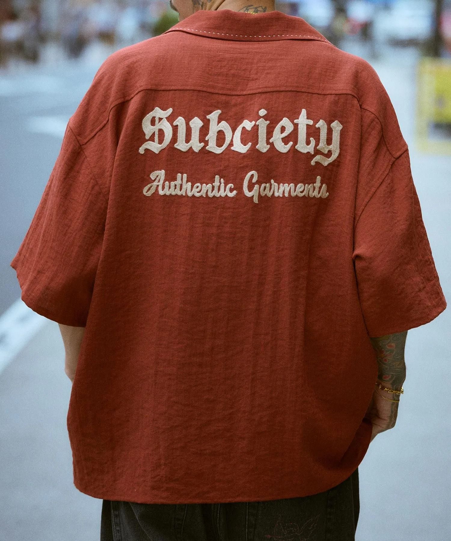 Classic chain embroidered shirt