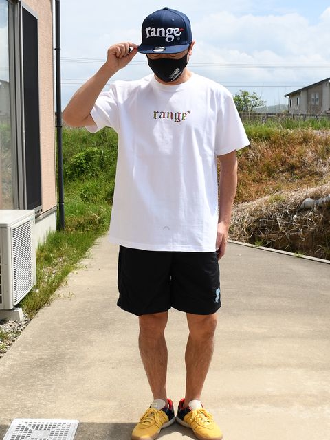 サイケなカラーとシニカルなメッセージが相性抜群！