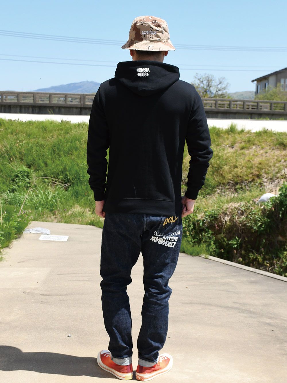 RUDIE'S x CRAYON SHINCHAN PEACE HOOD SWEAT