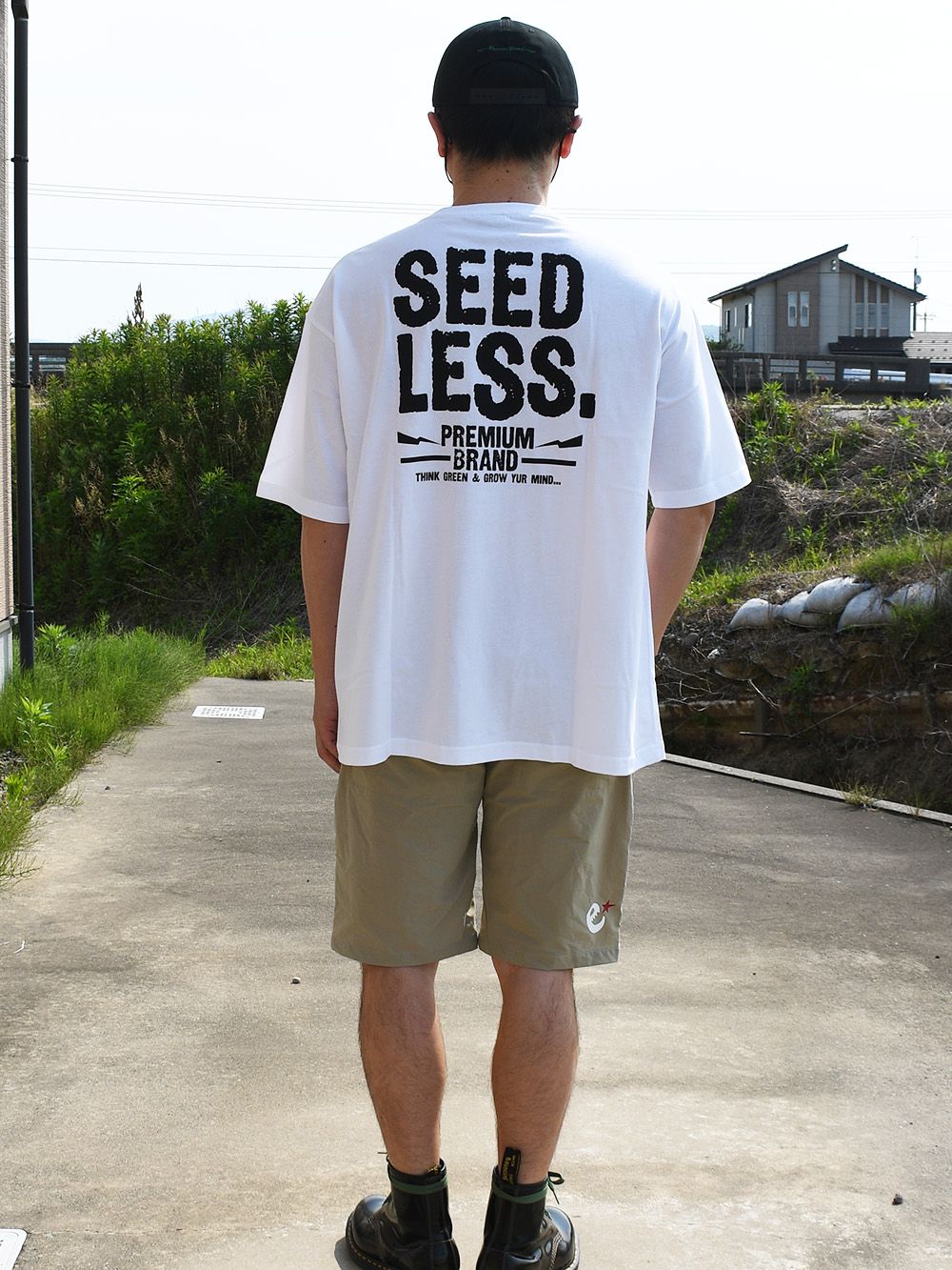 sd blur logo over size pocket tee