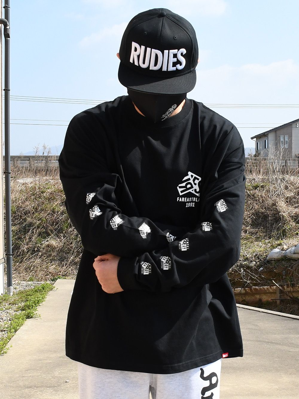 PASTE BIGSILHOUETTE LS-TEE
