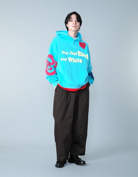 CONSPICUOUS TUCK-PANTS
