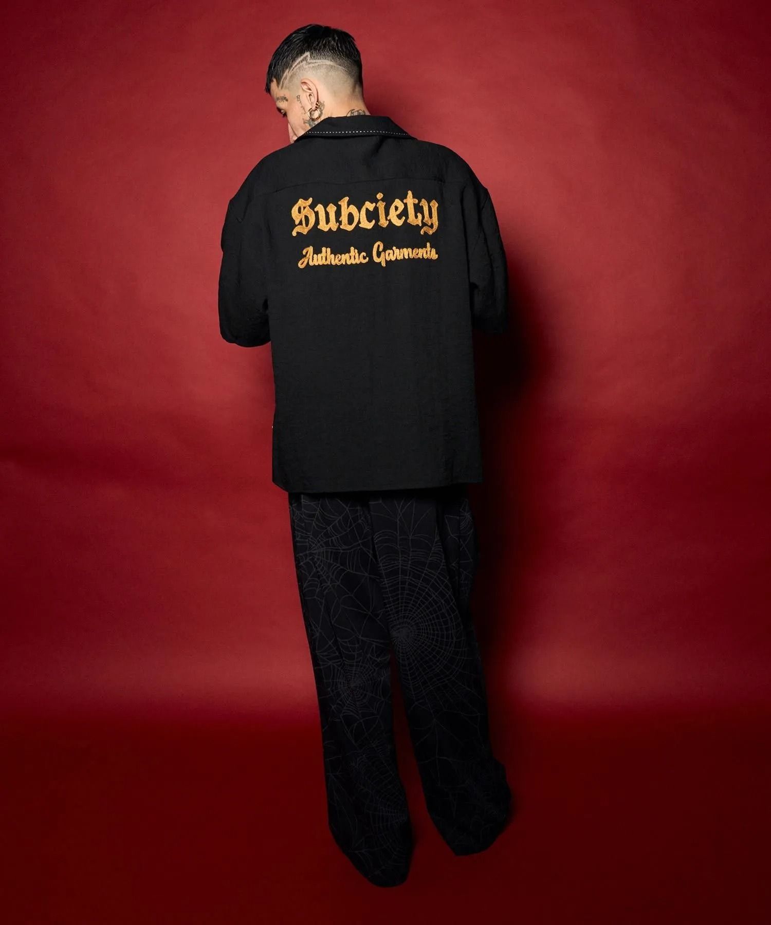Classic chain embroidered shirt