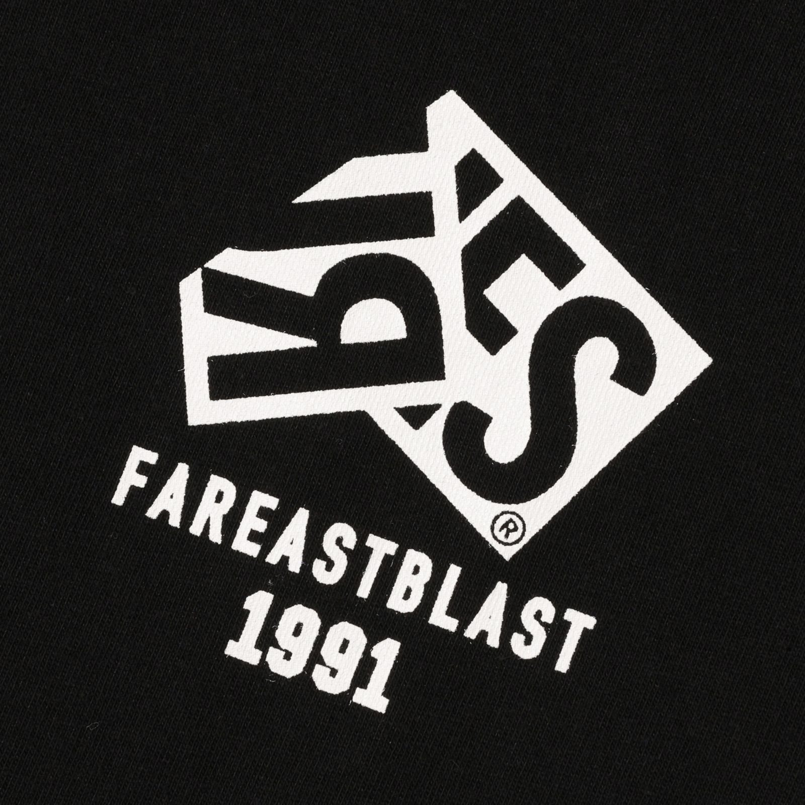 PASTE BIGSILHOUETTE LS-TEE