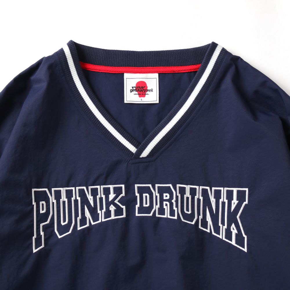 PUNK DRUNK Vネックプルオーバー
