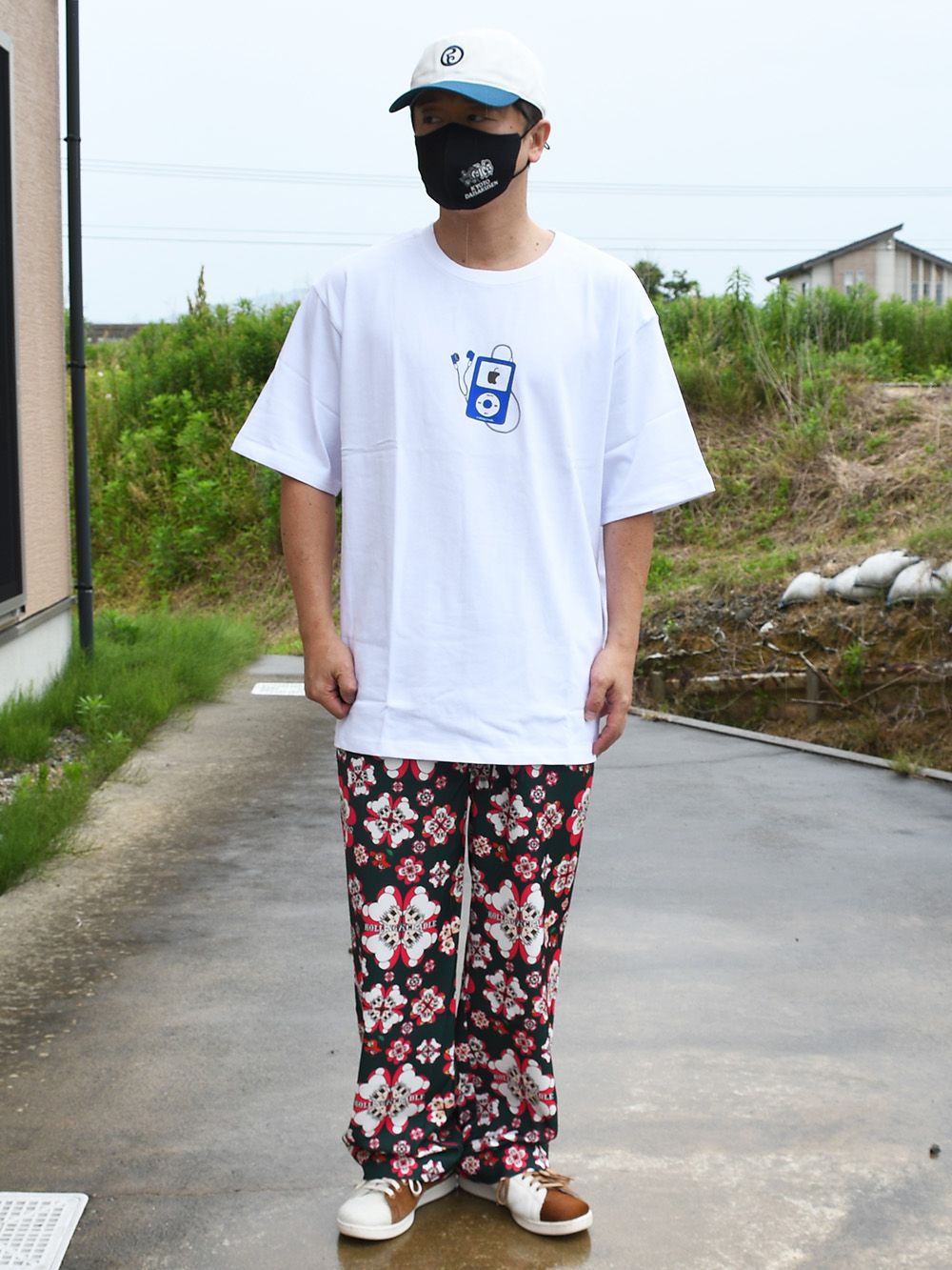 PLAYLIST-TEE