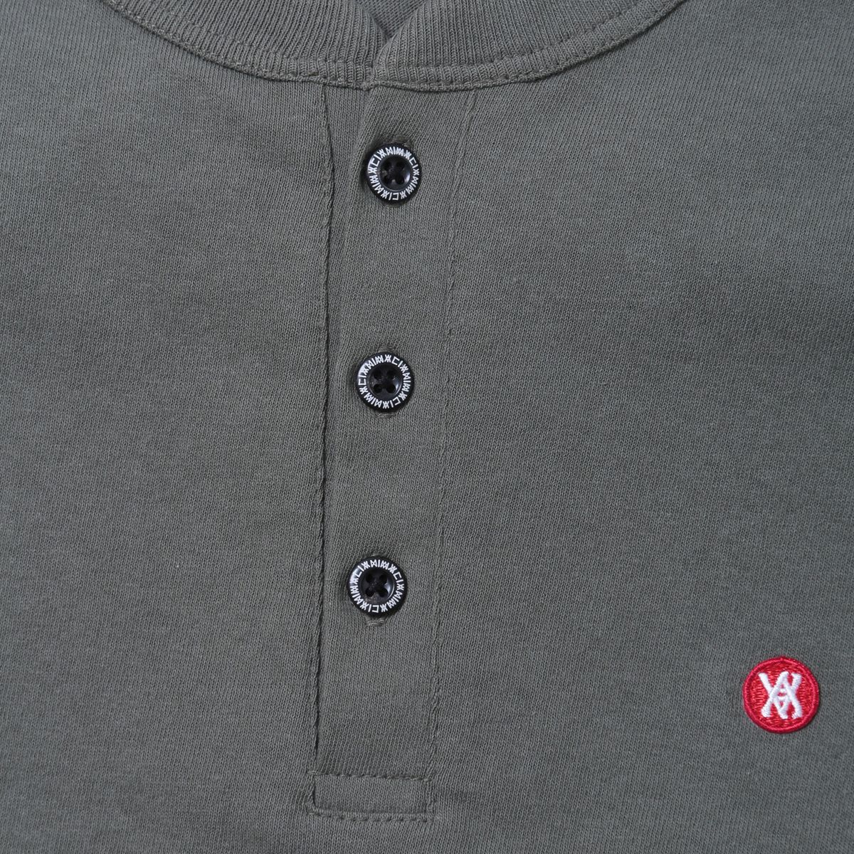 HENLEY-NECK