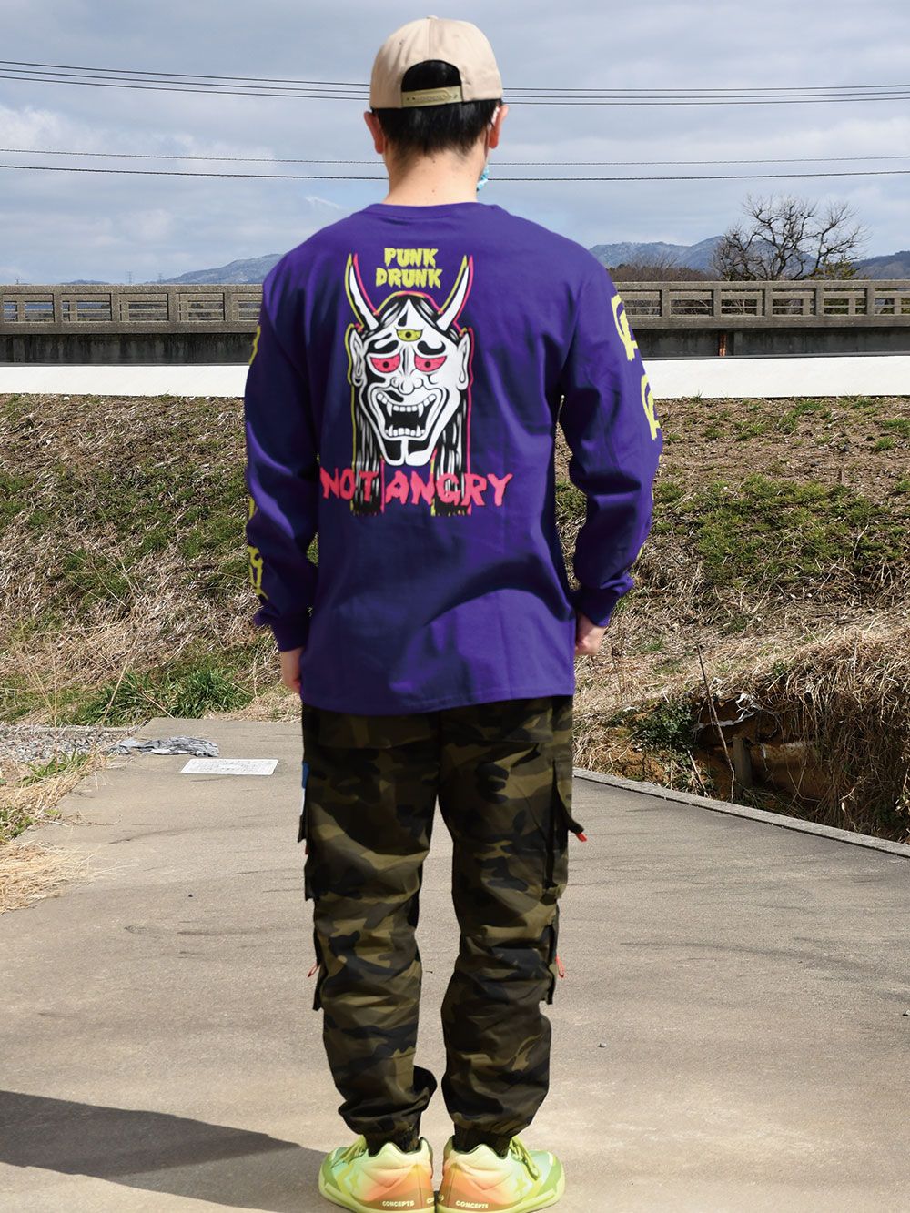 怒ってないロンTEE