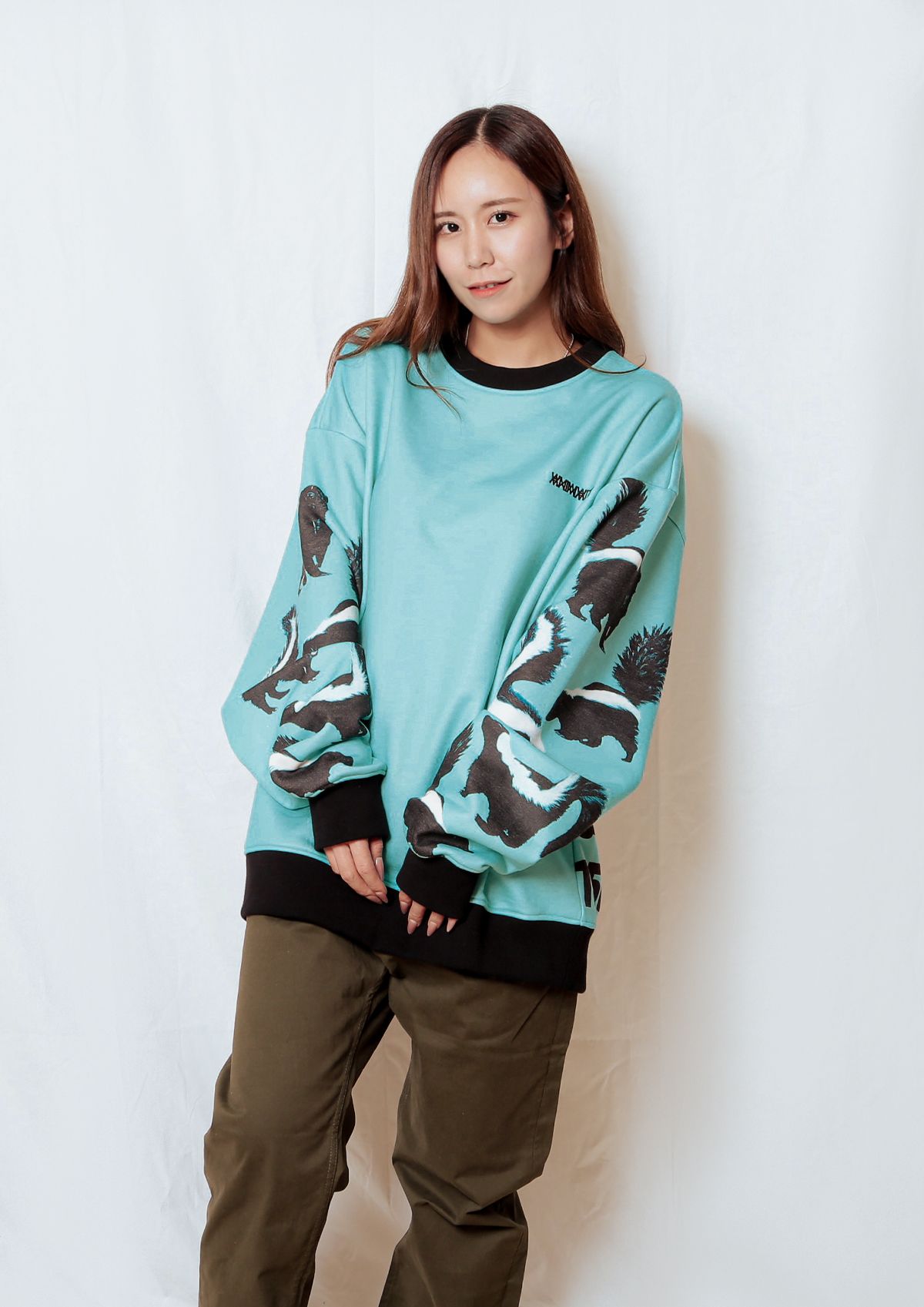 PATTERNED ALL OVER CREW - Skunks