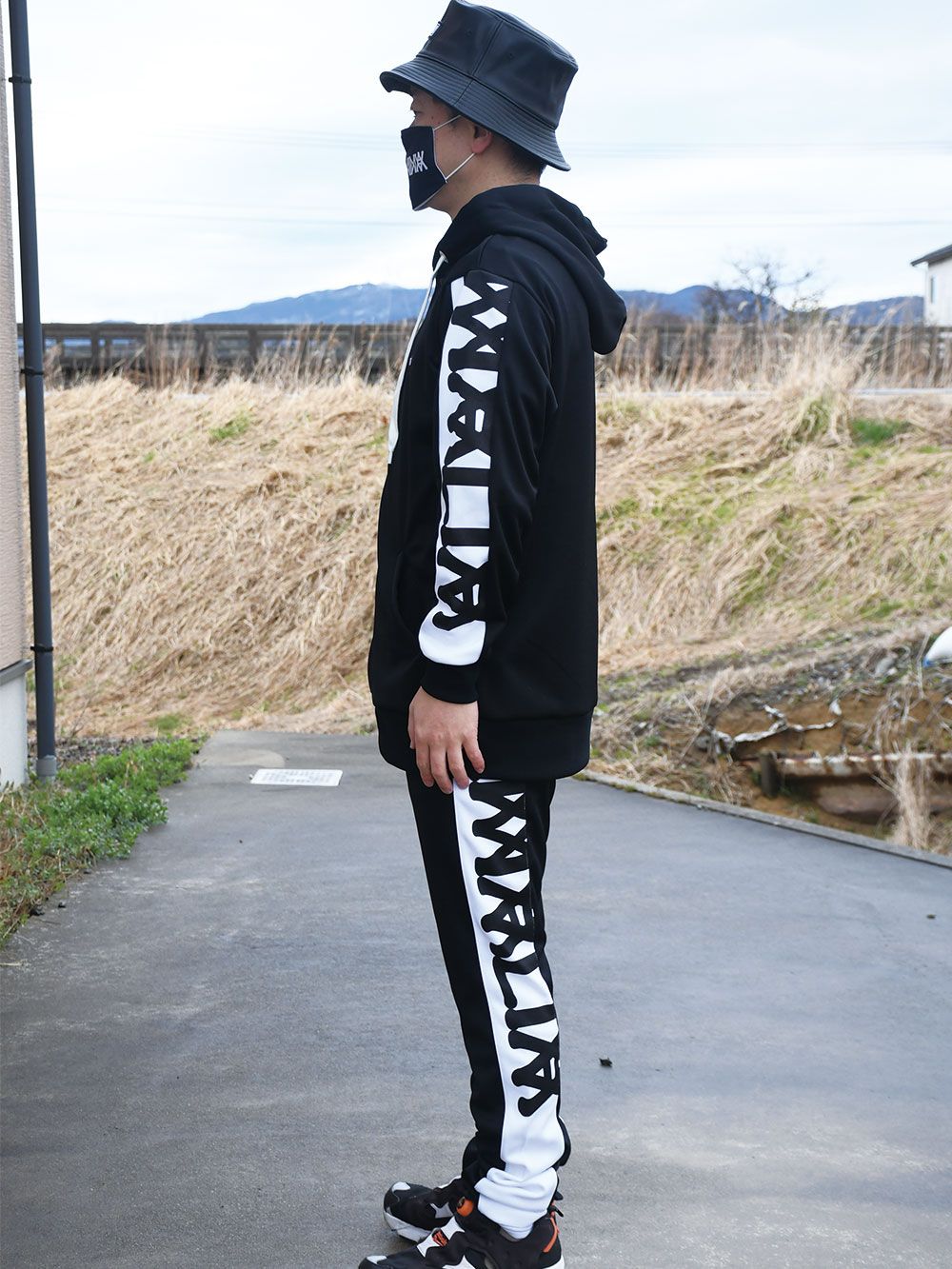 JOGGING HOOD JACKET - MISFIT