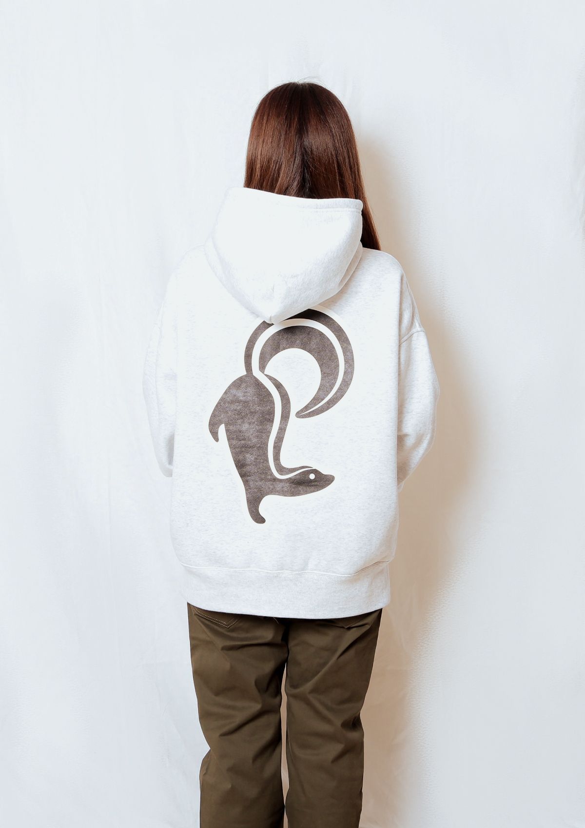 BIG SILHOUETTE HOODIE - Attacking Skunk