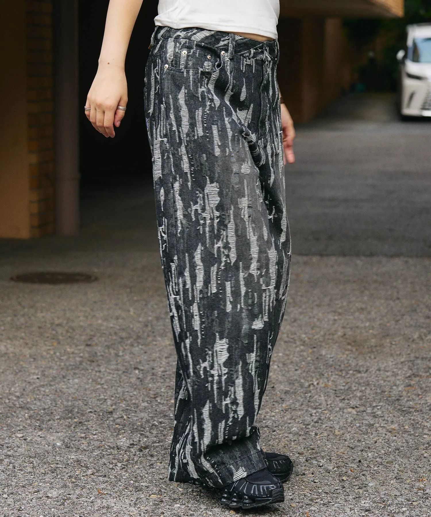 Splited denim pants