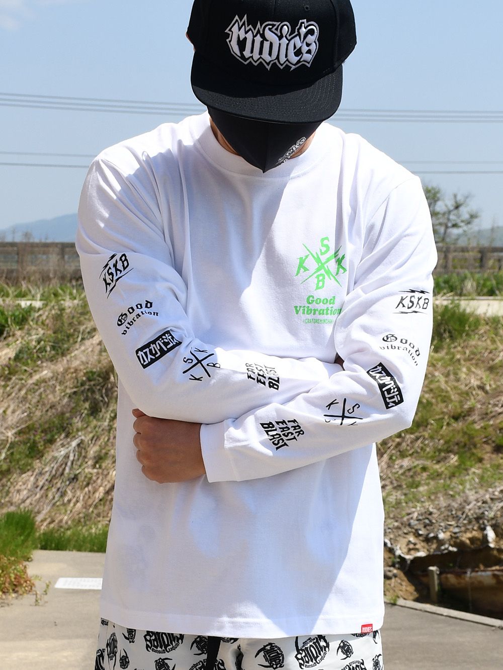 RUDIE'S×CRAYON SHINCHAN LOOK OUT LS TEE