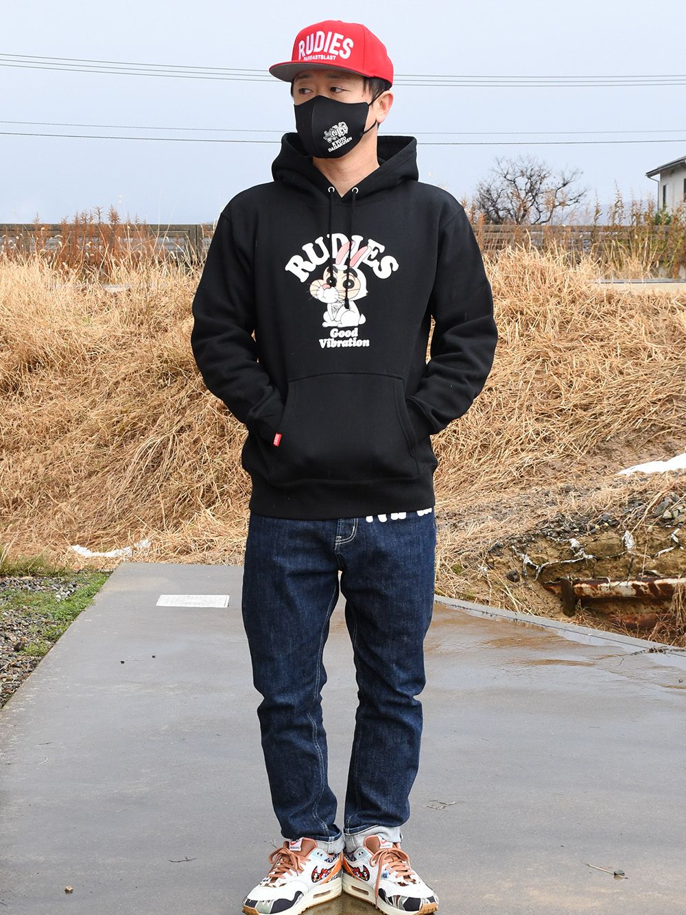 RUDIE'SxCRAYON SHINCHAN RABBIT HOOD SWEAT
