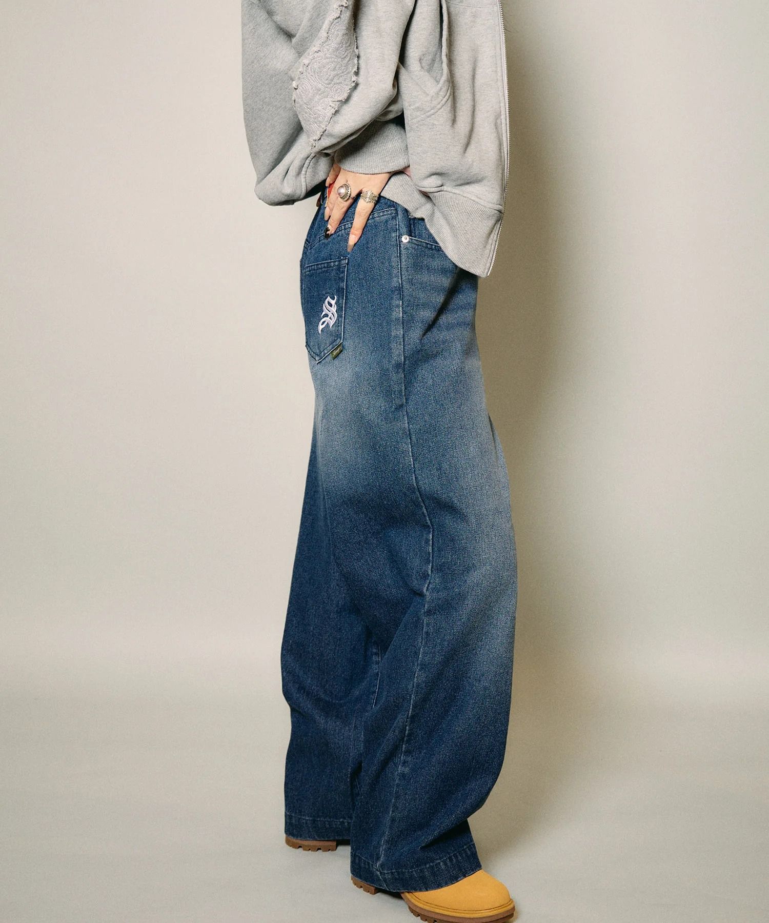 Essential denim pants