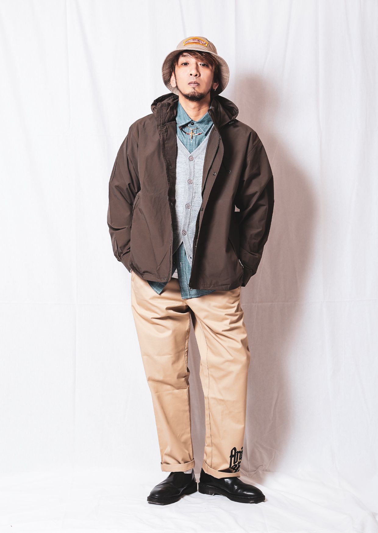 EASY PANTS - Sanskrit Logo