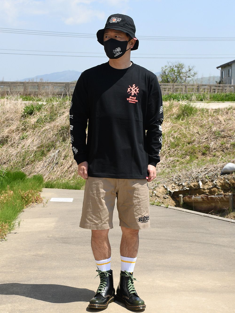 RUDIE'S×CRAYON SHINCHAN LOOK OUT LS TEE
