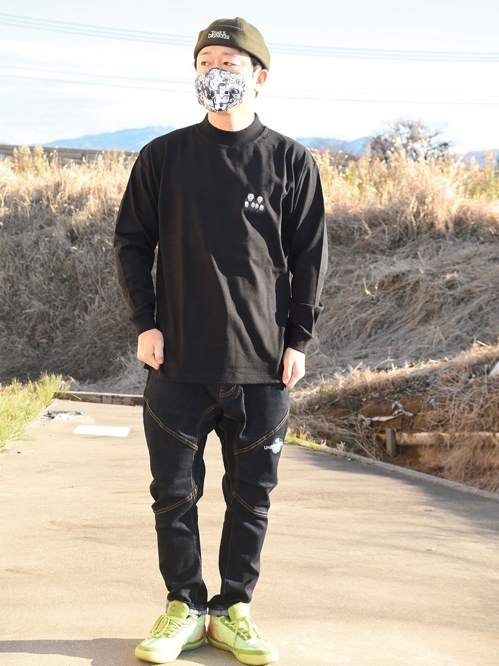 ガイコツさんモックネックロンTEE