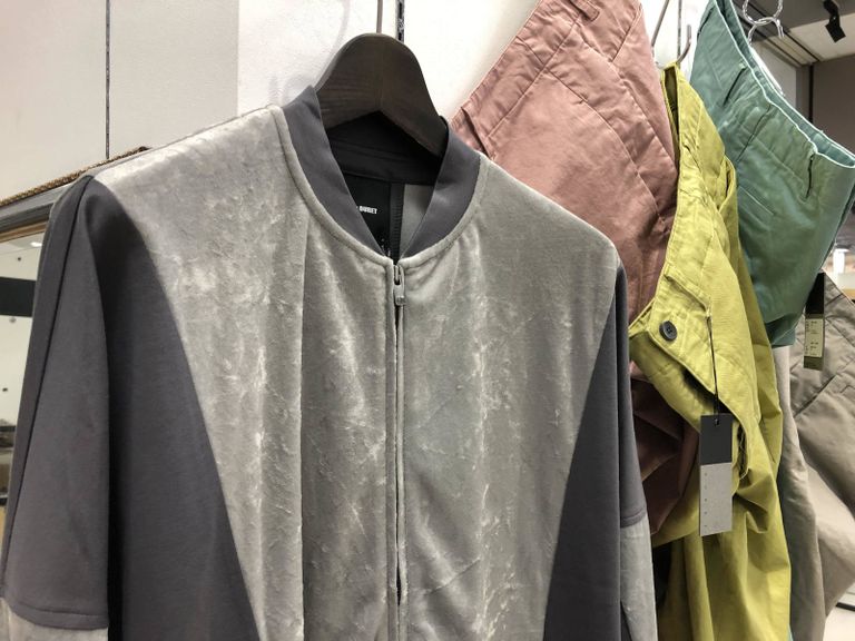 OURETの春ブルゾン