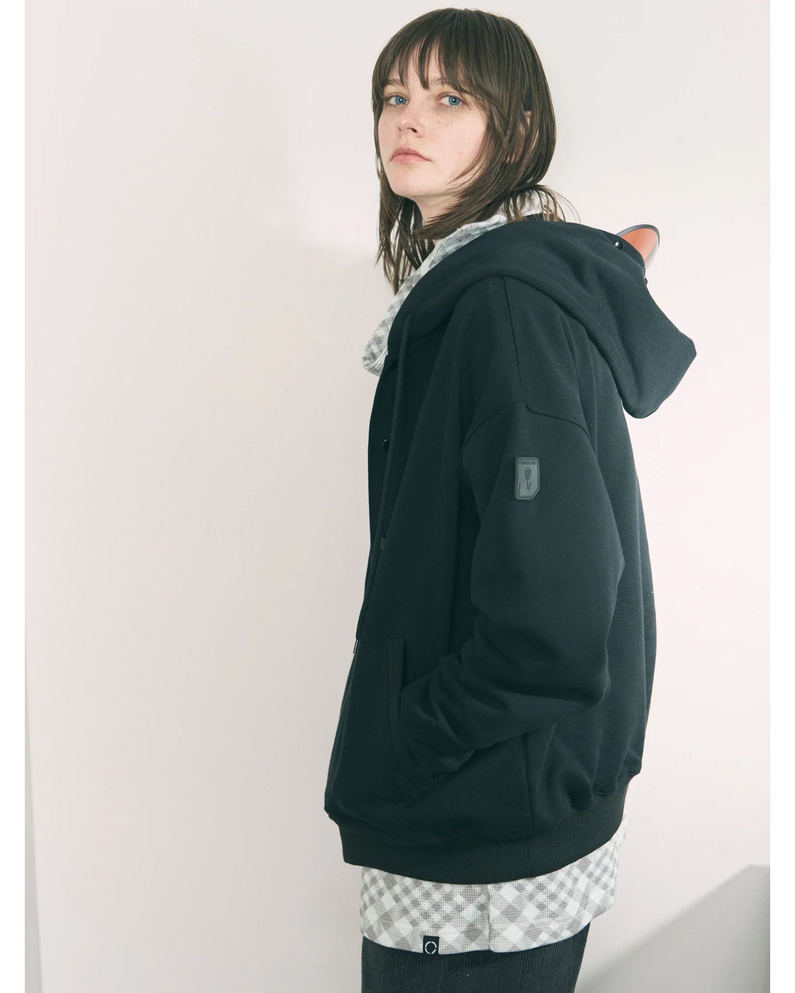 Visor Button Hoodie / ボタン パーカー / ブラック / PD-262-HCS-041
