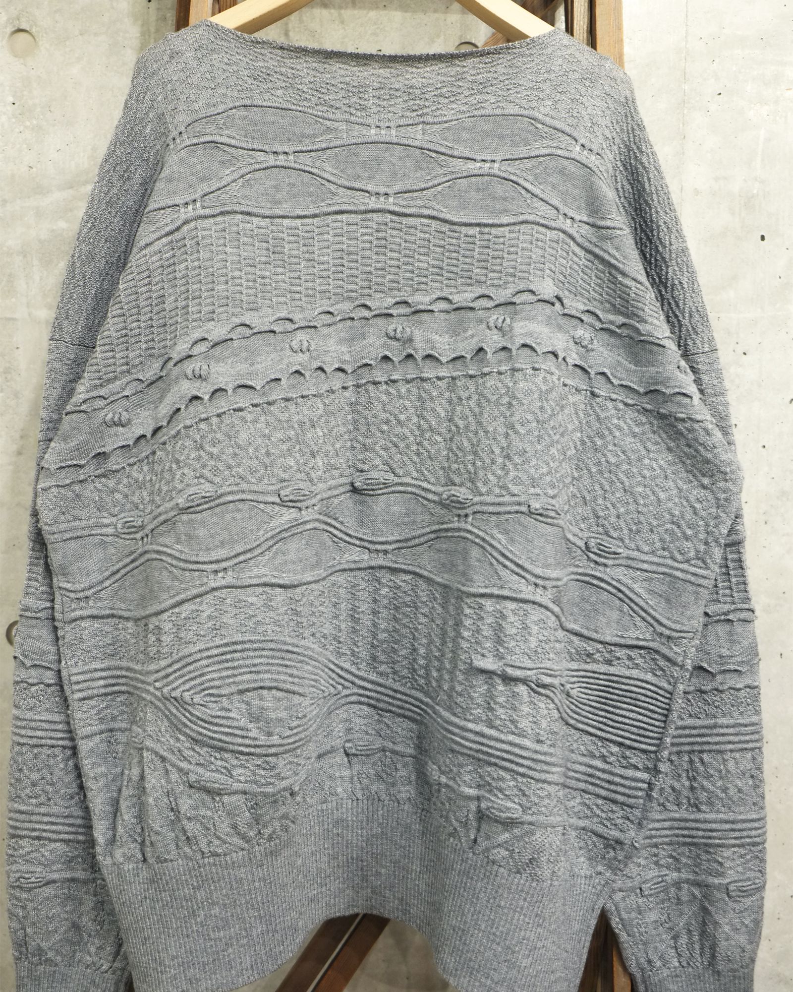 Crew Neck Pattern Knit