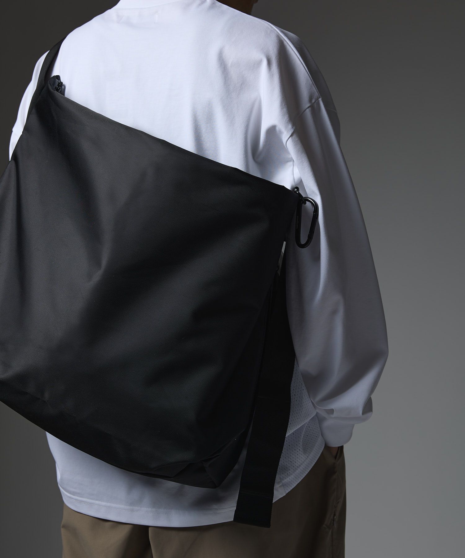 NYLON MESSENGER BAG / ナイロン メッセンジャーバッグ / ブラック /  MTM-BG-0104-23-A