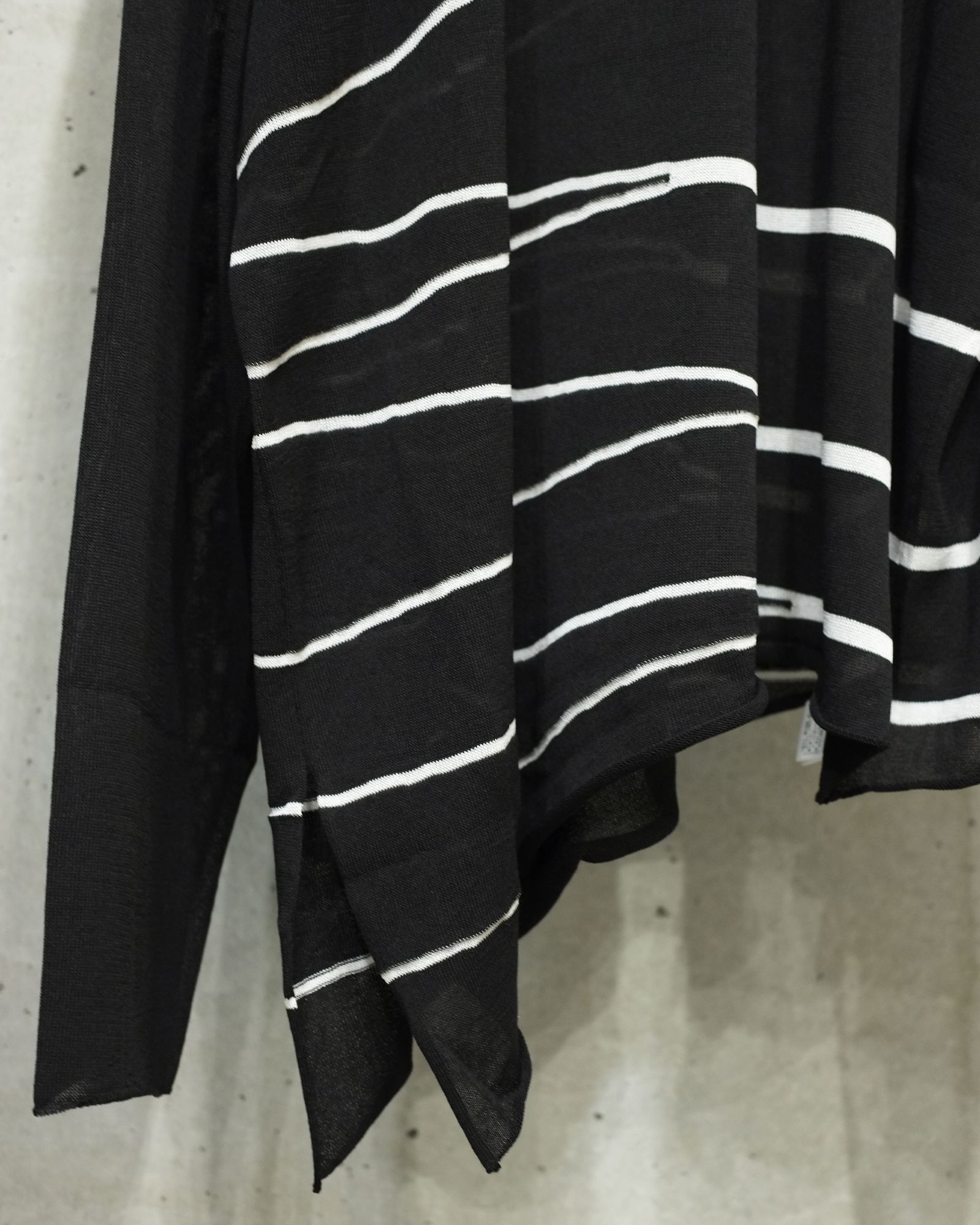 Asymmetry border knit