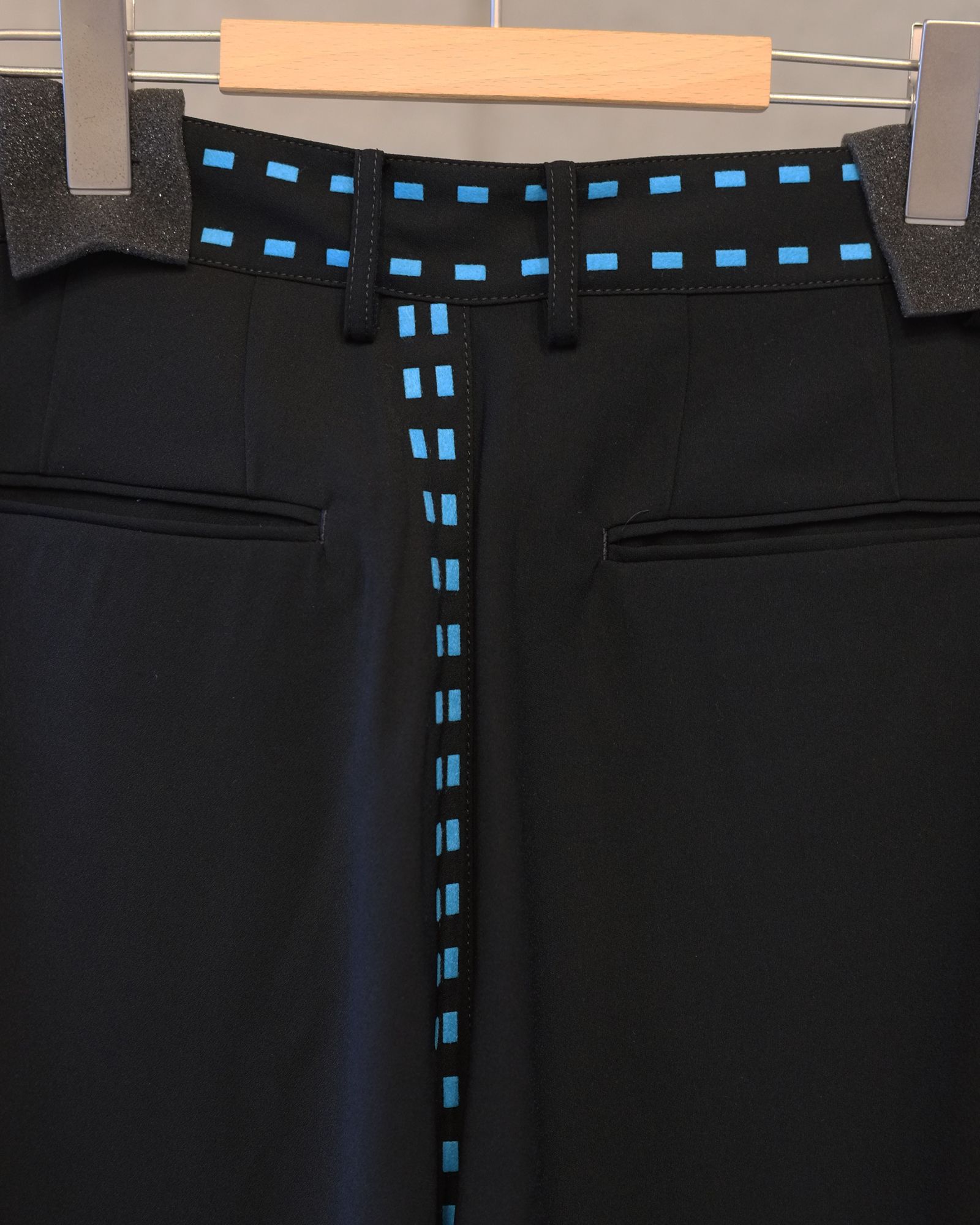 Laser Stitch Short Pants