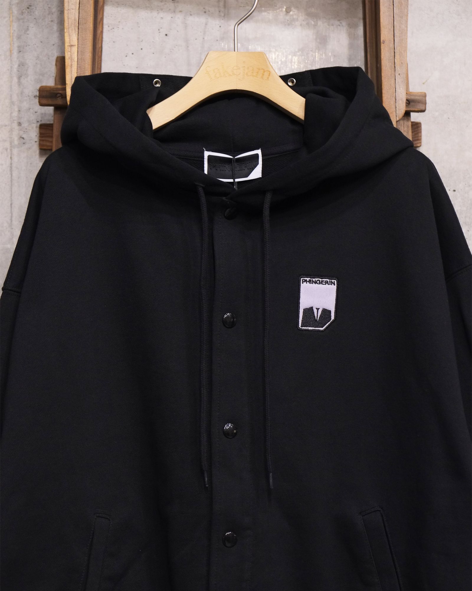 Visor Button Hoodie / ボタン パーカー / ブラック / PD-262-HCS-041