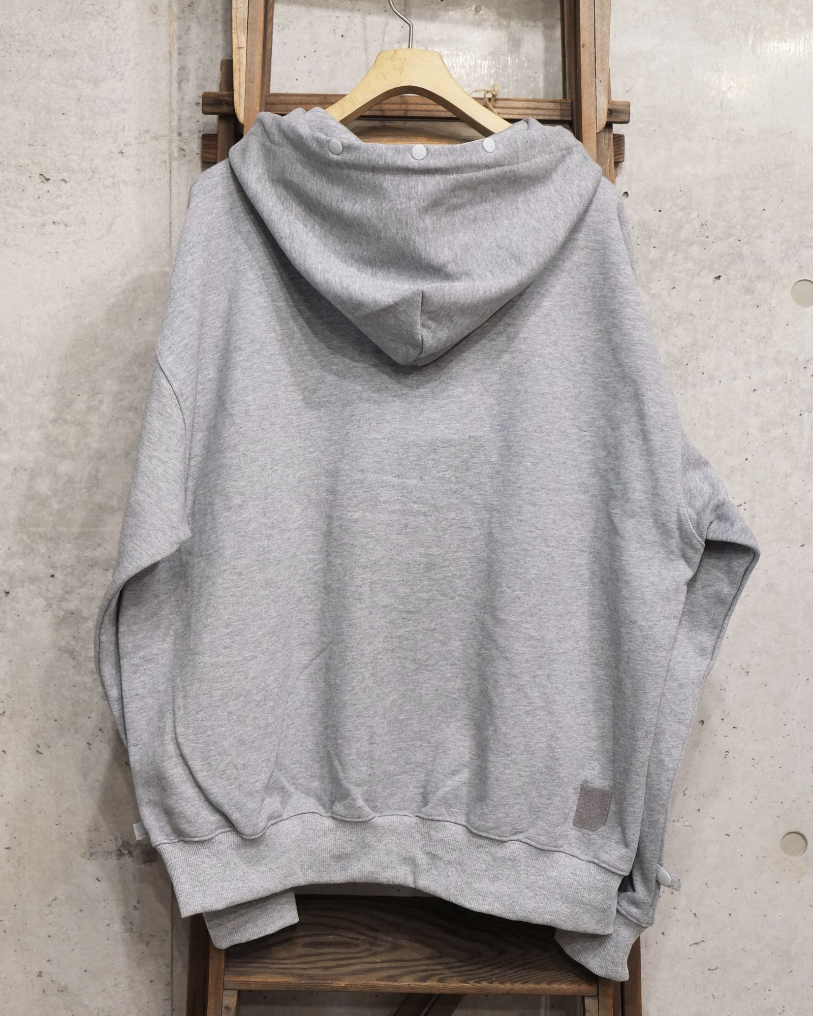 Visor Button Hoodie / ボタン パーカー / ヘザーグレー / PD-262-HCS-041