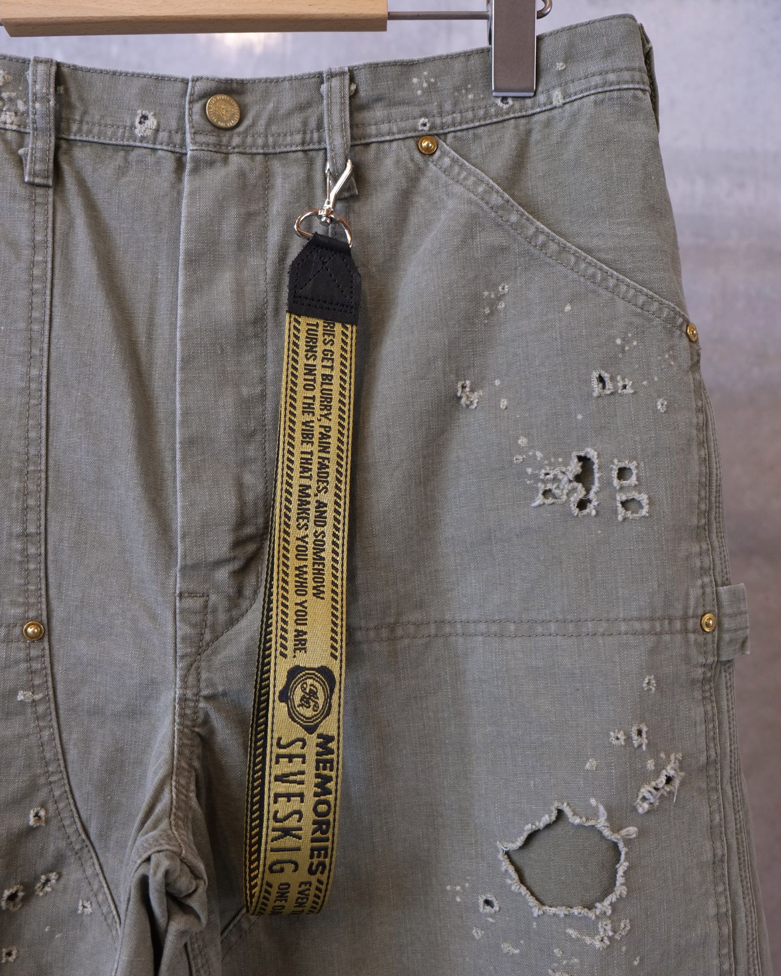 Damaged Double Knee Wide Bermuda Pants