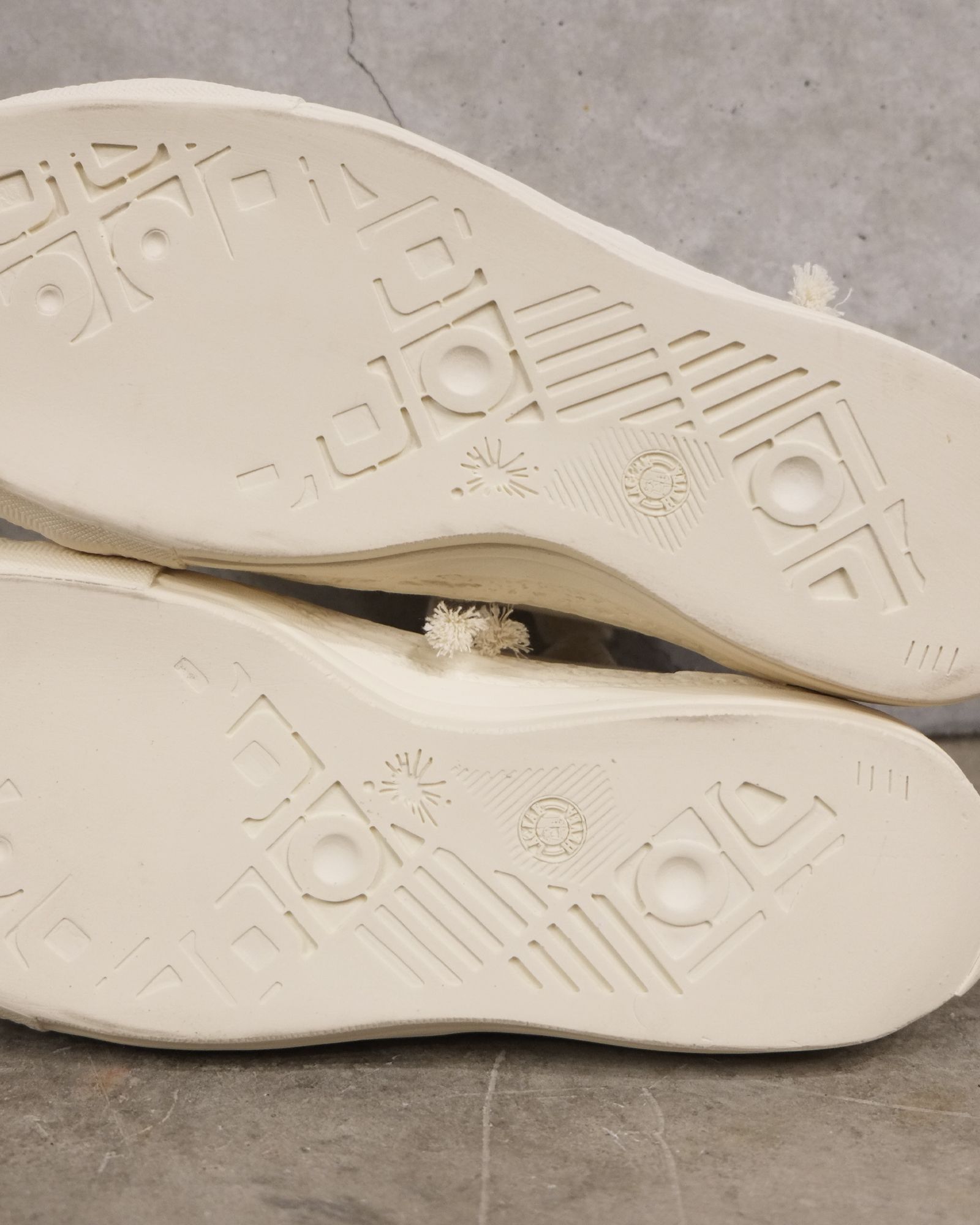 【General Scale】PAST Sole 6 - Hole Low-top Sneaker