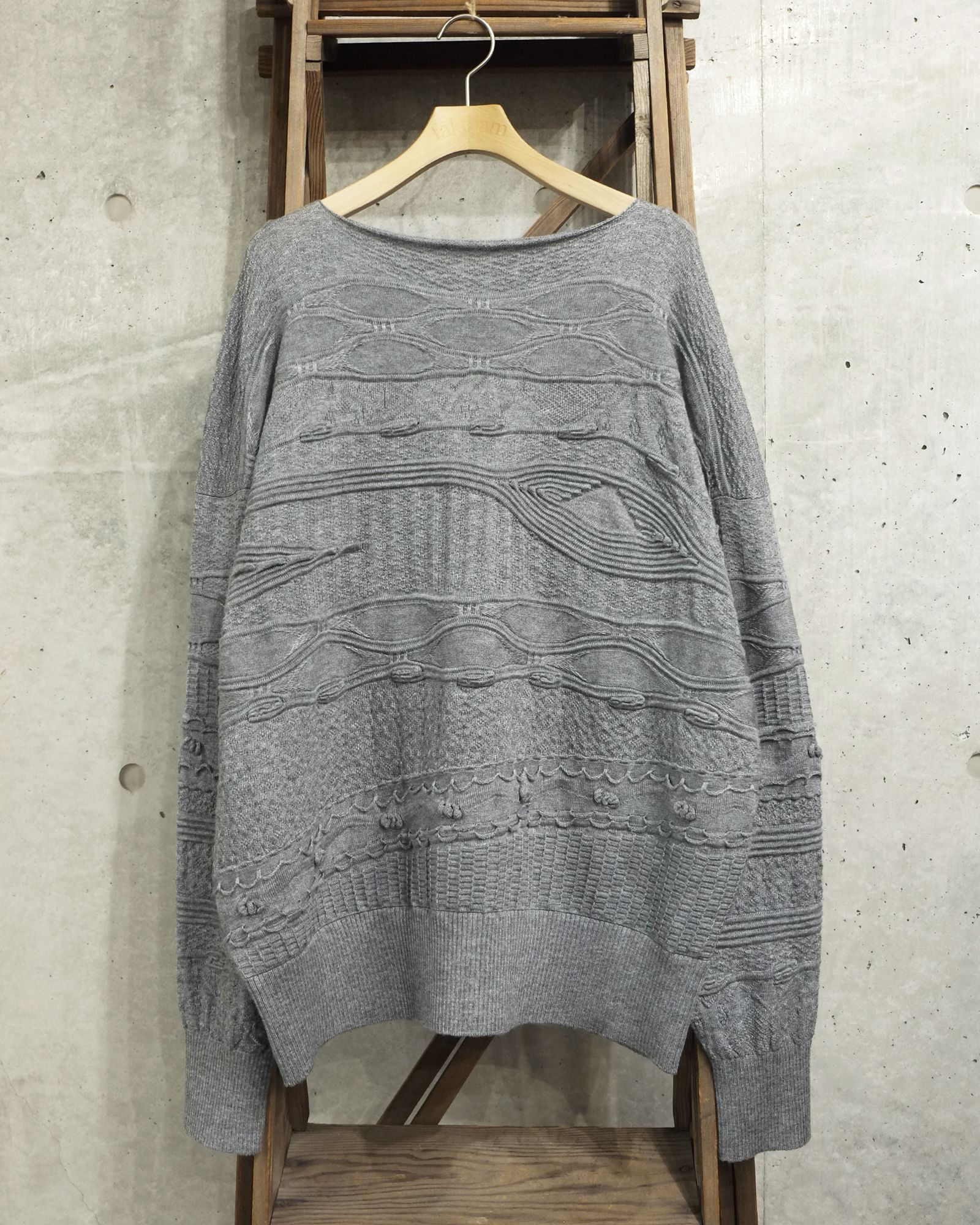 Crew Neck Pattern Knit