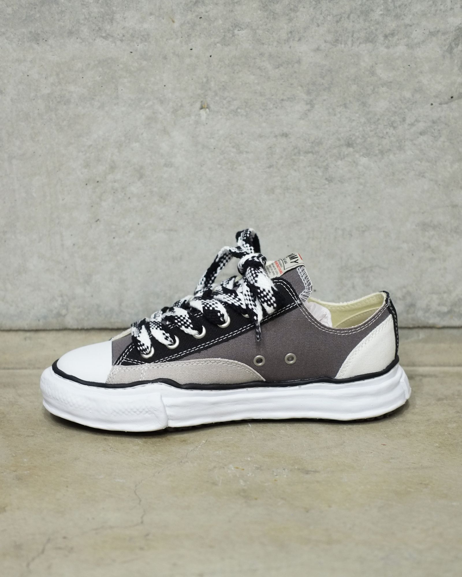 "PETERSON" OG Sole Multi Color Low-top Sneaker
