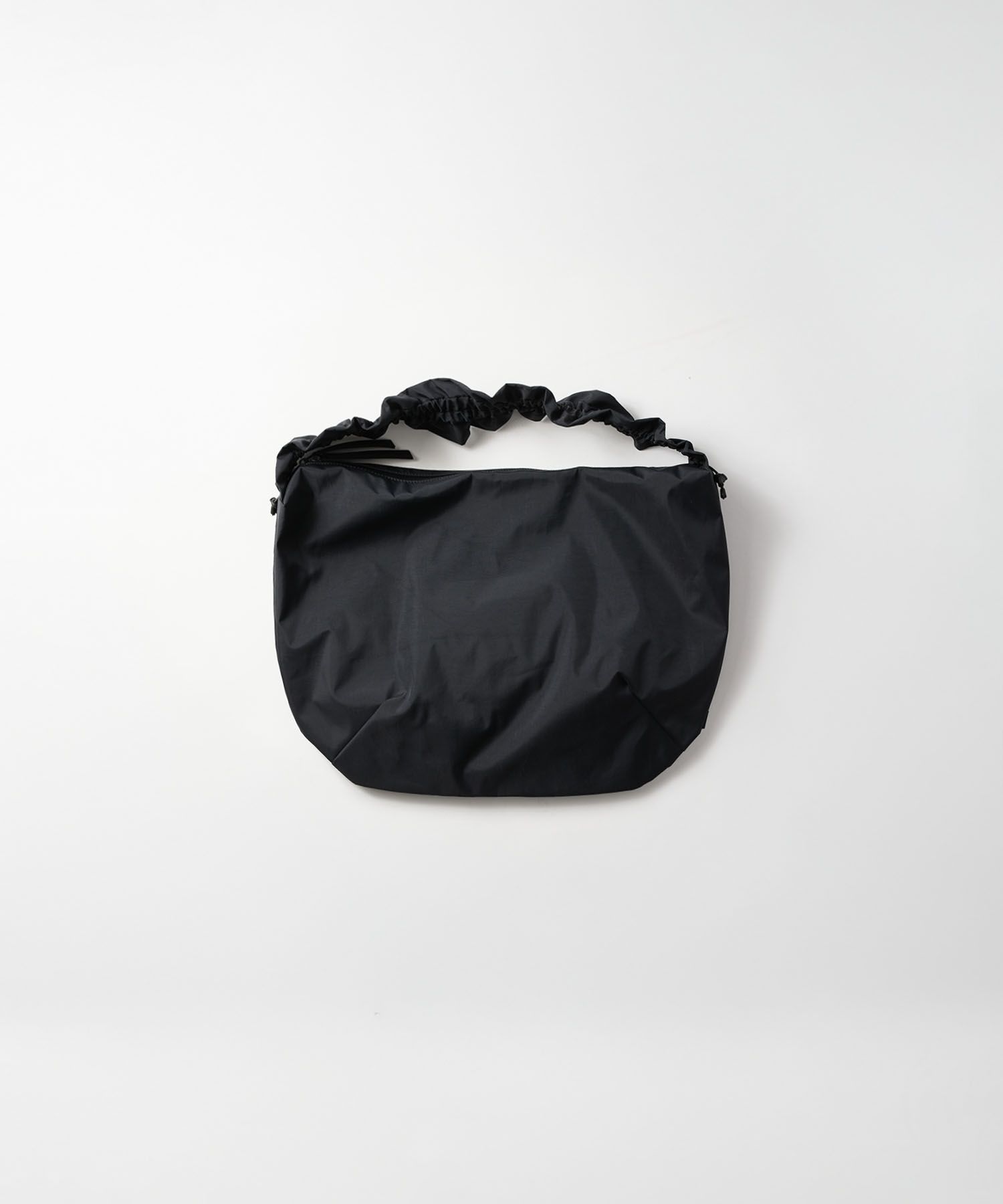 GATHER MESSENGER BAG / ギャザー メッセンジャーバッグ / ブラック /  MTM-BG-0372-26-A