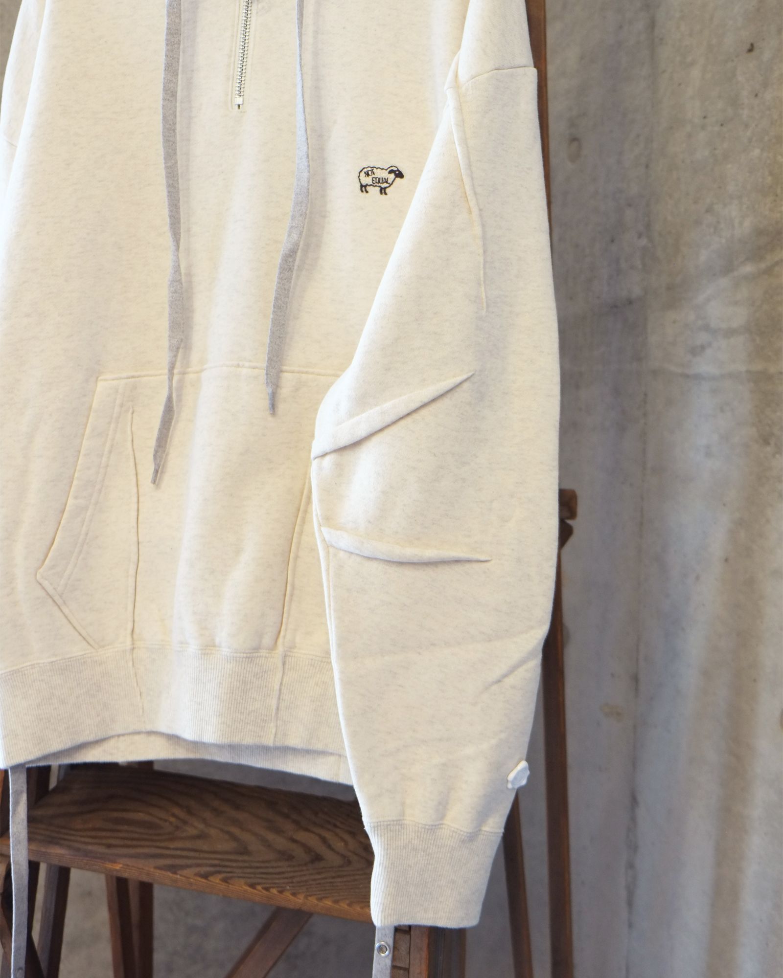 Slumber of the Lambs Half-Zip Hoodie / ハーフジップ パーカー / ホワイト / SW-SV-NRA-1002
