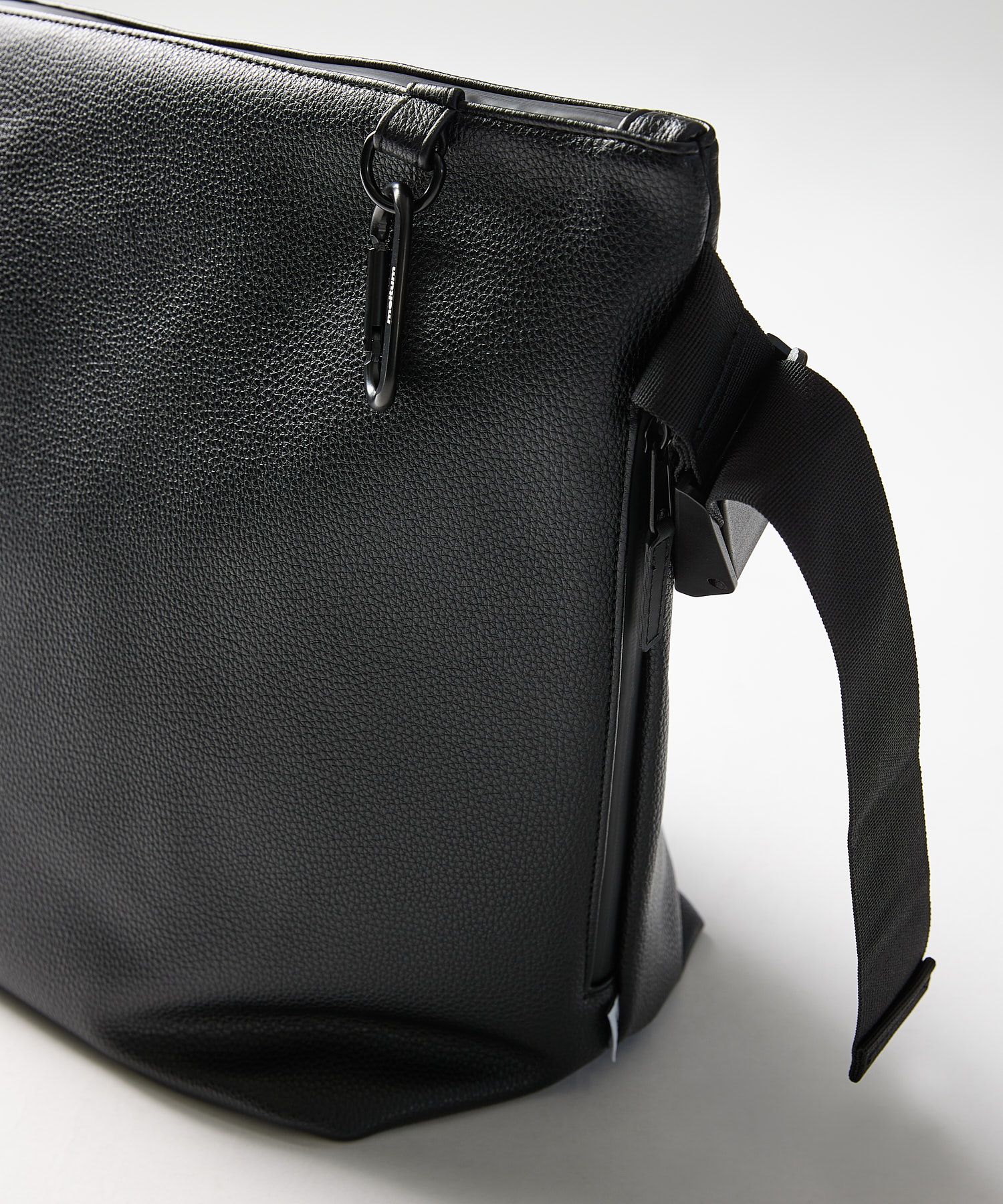 LEATHER MESSENGER BAG / レザー メッセンジャーバッグ / ブラック /  MTM-BG-0304-25-D