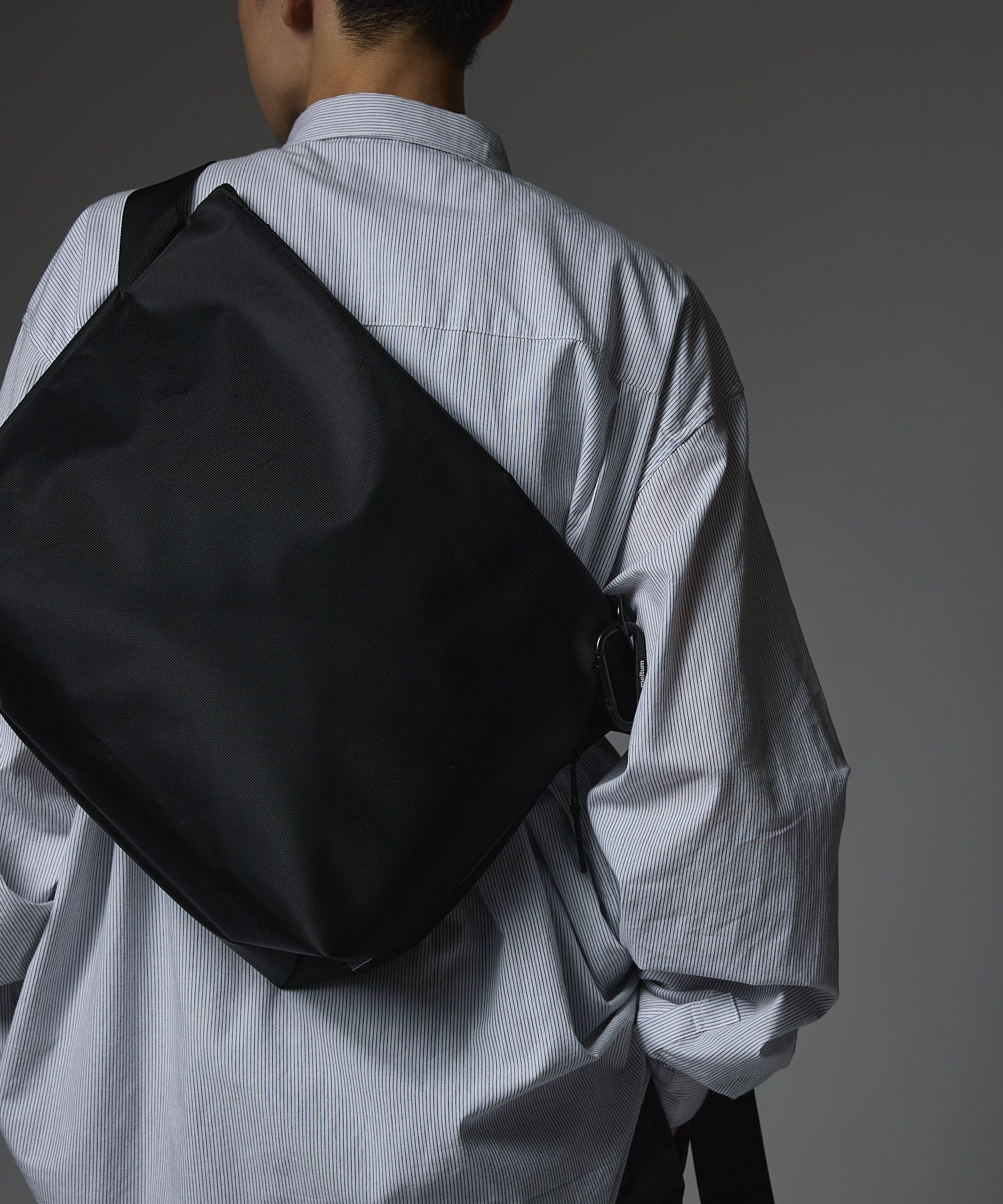 NYLON MESSENGER BAG (M) / ナイロン メッセンジャーバッグ / ブラック / MTM-BG-0320-26-A