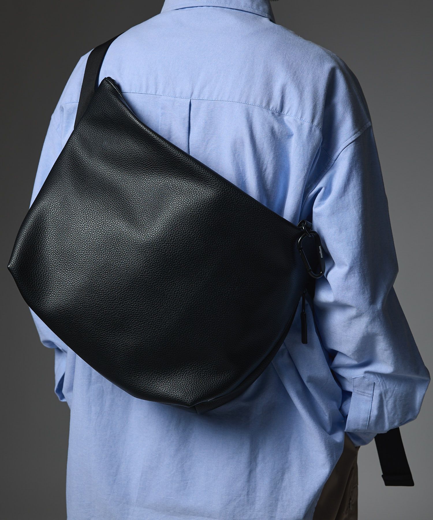 LEATHER MESSENGER BAG (M)/ レザー メッセンジャーバッグ / ブラック /  MTM-BG-0382-25-D