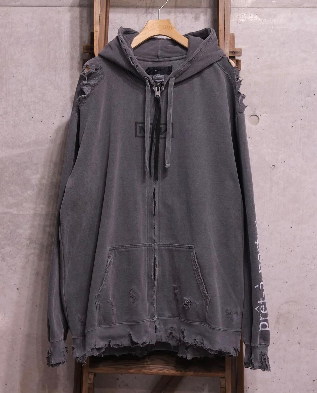 Bootleg Zip Up Hoodie With Damaged